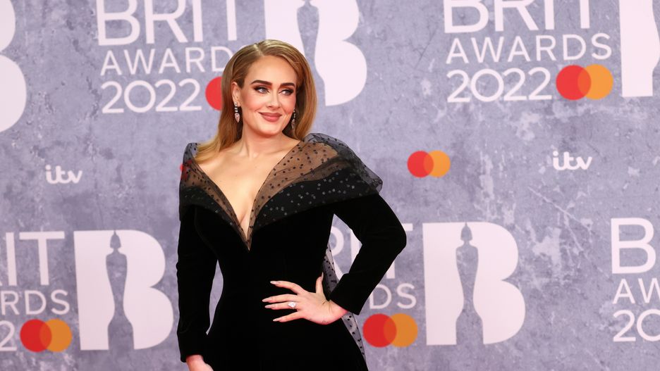 Brit Awards 2022epa09739219 Adele arrives for the 42nd Brit Awards ceremony at The O2 Arena in London, Britain, 08 February 2022. The annual pop music awards are presented by the British Phonographic Industry (BPI).  EPA/VICKIE FLORES Dostawca: PAP/EPA.VICKIE FLORES
