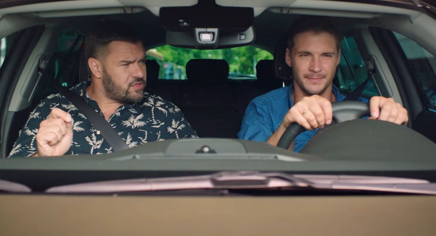 Tomasz Karolak i Mikołaj Roznerski w filmie "Porady na zdrady"