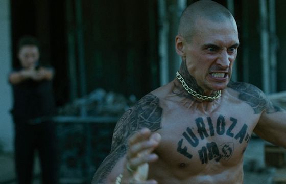 TVP przed wyborami pokazuje „Furiozę” - serial o kibolach. Internauci krytykują