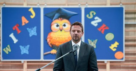 Warszawa. Ratusz odpowiada Rzecznikowi Praw Dziecka ws. parady klaunów i edukacji
