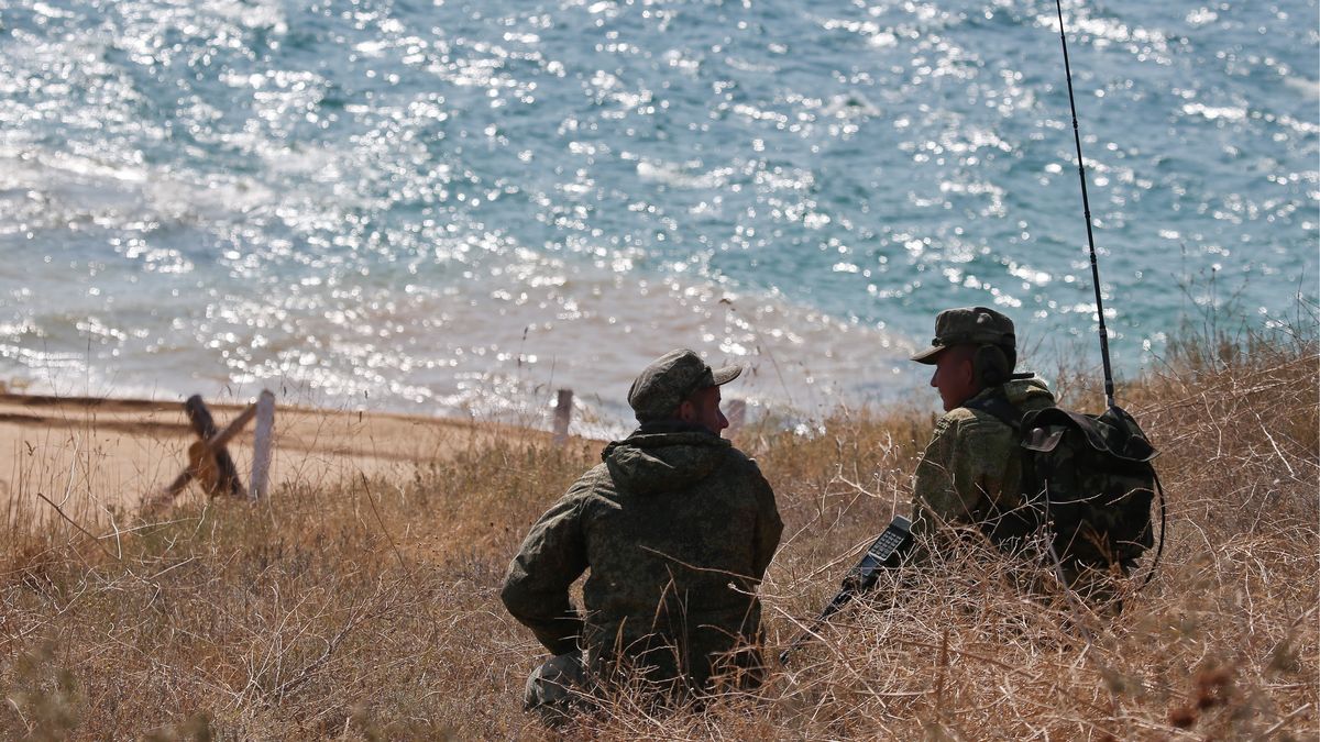 Rosyjscy żołnierze nad Morzem Czarnym. W czwartek morze było patrolowane przez ukraińskiego drona