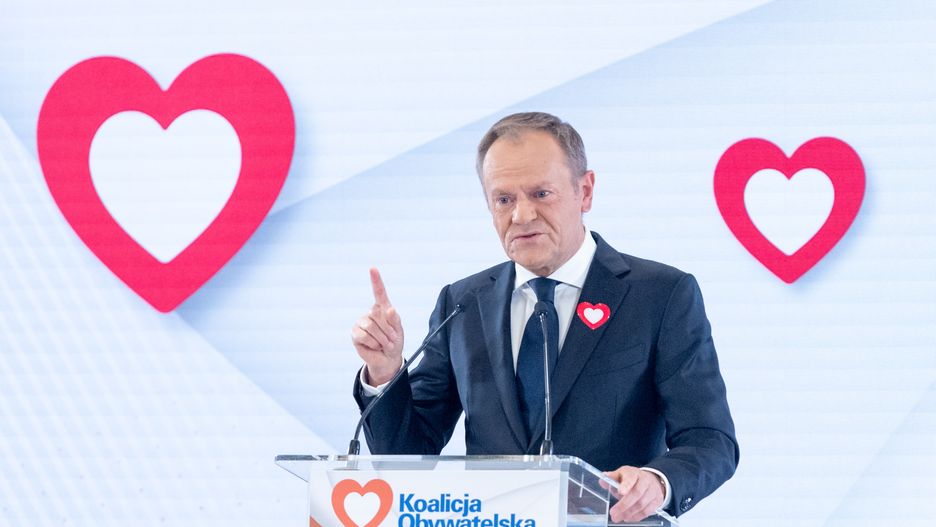 Donald Tusk speaches during the meeting of members of the Civil Platform (PO)  in Warsaw, Poland on November 13, 2022. (Photo by Foto Olimpik/NurPhoto via Getty Images)