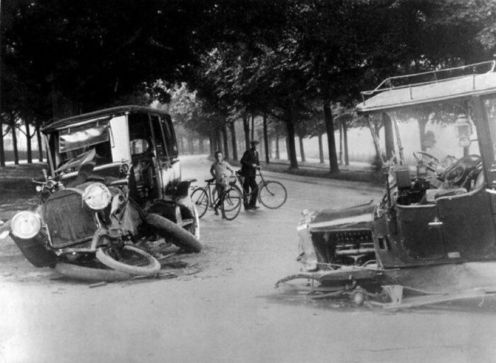 Wypadek samochodowy w Holandii. 1914.