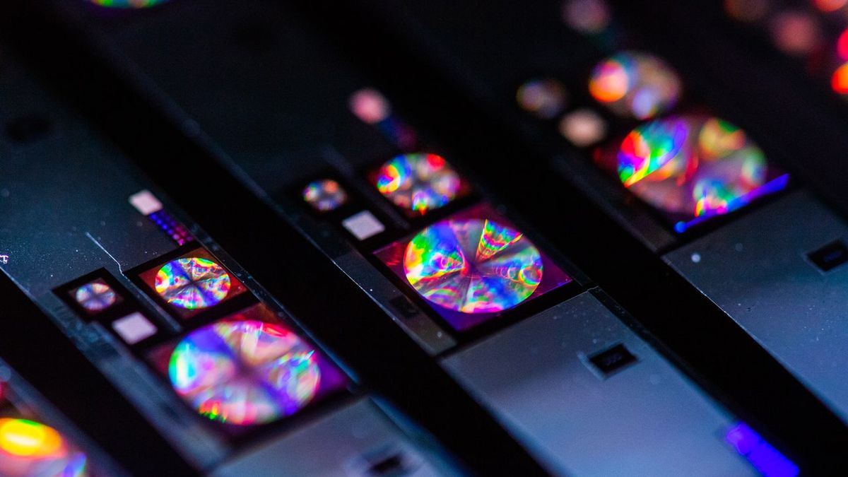 Technologia płaskich obiektywów w smartfonach nadchodzi. Poznaj startup Metalenz 1