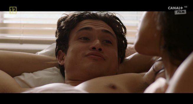 Logotypy i oznaczenia „zaśmiecają” ekran? KRRiT wyjaśnia