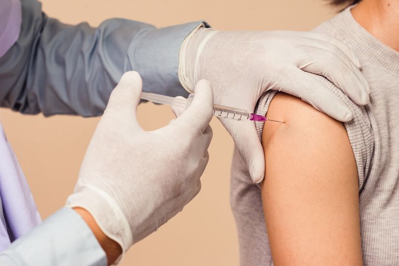 USA wprowadza przymus szczepień dla pracowników. Alternatywą regularne testy na COVID-19
