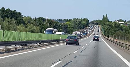 Korki i zatory na drogach. Kłopoty kierowców na A1 i S3. Może być jeszcze gorzej