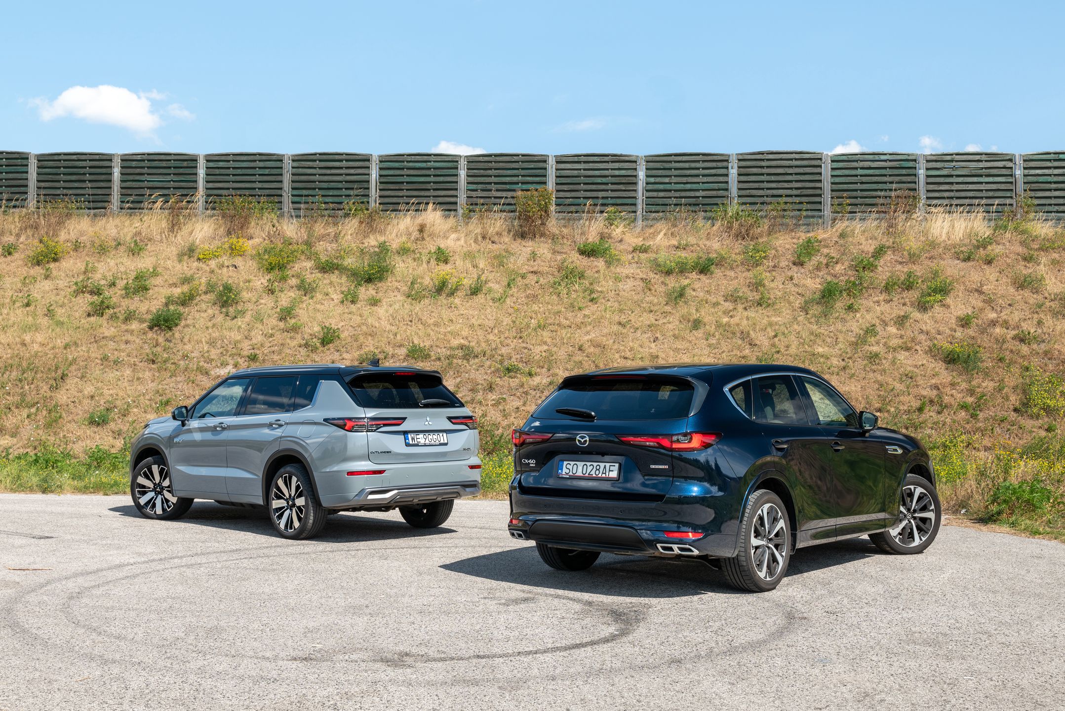 Mitsubishi Outlander PHEV vs. Mazda CX-60 e-SKYACTIV D