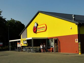 Biedronka zmienia plany. Przez koronawirusa nie otworzy nowych sklepów