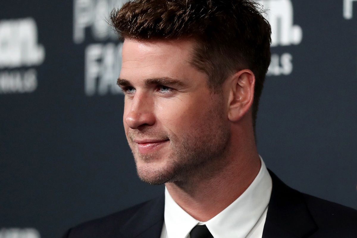 Liam Hemsworth pierwszy raz pokazał się w stroju Geralta z Rivii