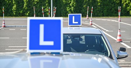 Nie miała okularów. Próbowała przekupić egzaminatora