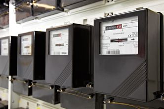 Sąsiad-elektryk latami kradł im prąd. Pokaźne straty