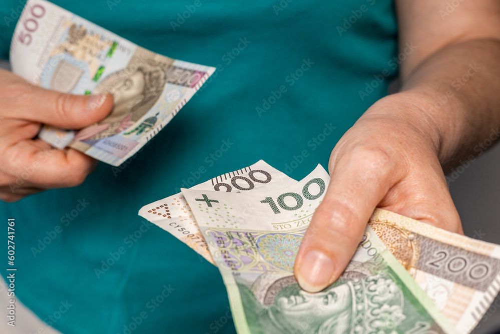 Są wakacje, ale... Ruszył nabór wniosków o 300 plus na wyprawkę szkolną