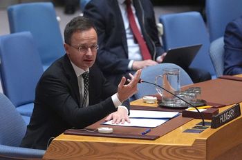 Węgry stanowczo stawiają na rosyjską ropę. Szijjarto wygraża się