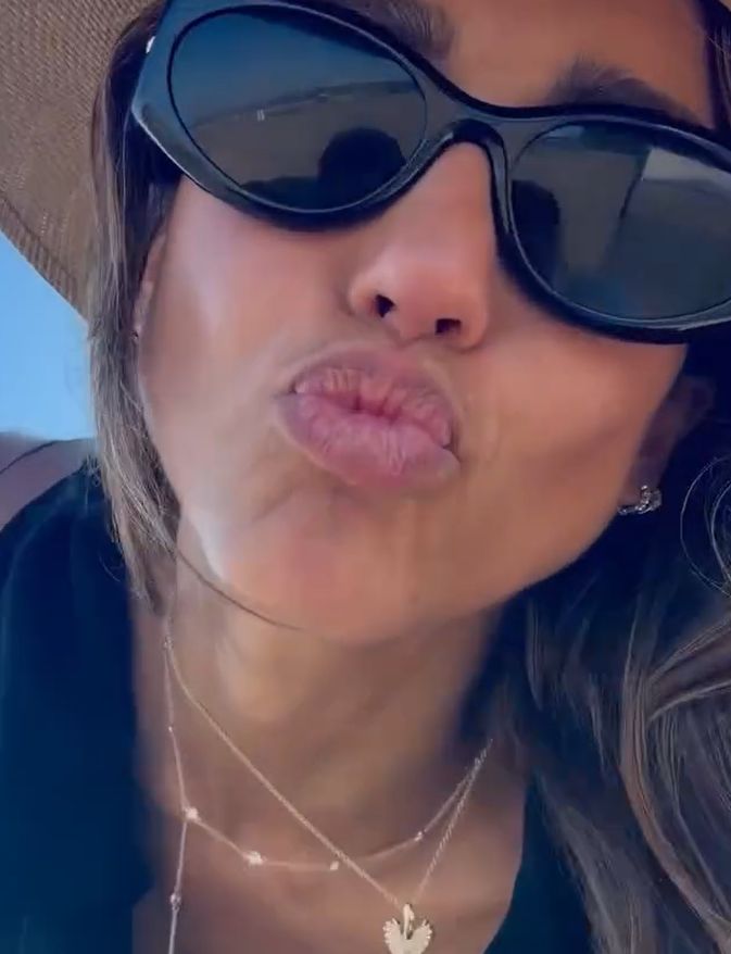 Jessica Alba pozdrawia z wakacji