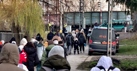 Nagła ewakuacja pociągu. Pasażerka zdradza, co usłyszeli