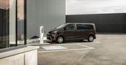 Toyota dołącza do grona elektrycznych vanów i prezentuje Proace'a Verso Electric