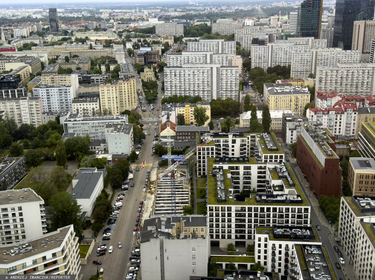 Mówi o apartamencie znanej piosenkarki. "Latami walczył"