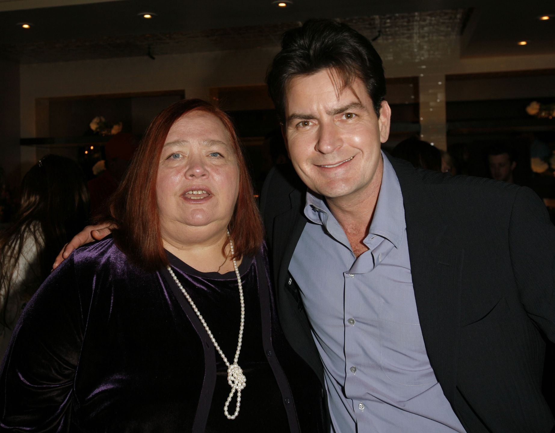 Conchata Ferrell i Charlie Sheen, 2006 r. 