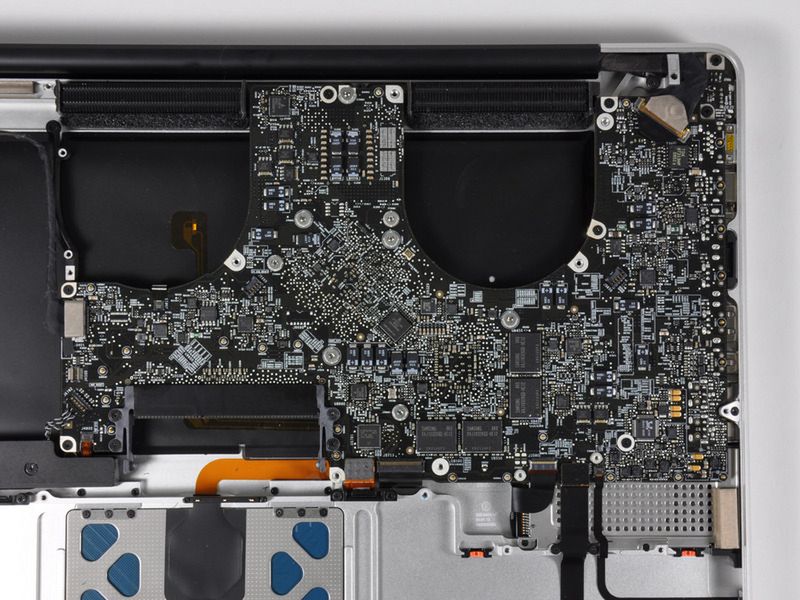 MacBook Pro 17" od środka 2