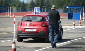 Bez placu manewrowego od przyszłego roku? Zmiany w egzaminach na prawo jazdy