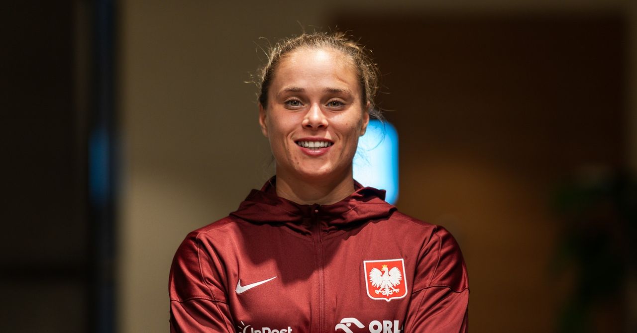 Gdy mężczyźni zawodzą, kobiety przejmują pałeczkę. Ewa Pajor to polska królowa futbolu