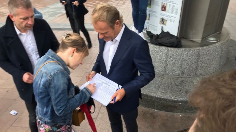 Wybory 2020. Donald Tusk zbiera podpisy dla Rafała Trzaskowskiego