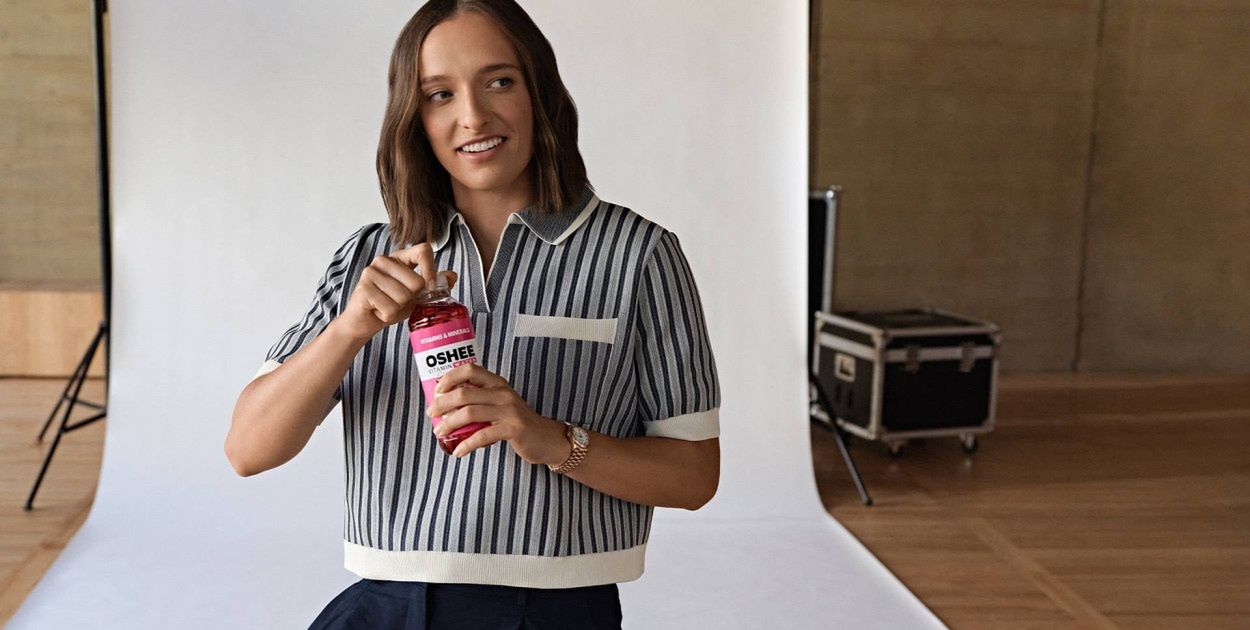 „Hydrate for Great Moments” - nowa kampania OSHEE z Igą Świątek
