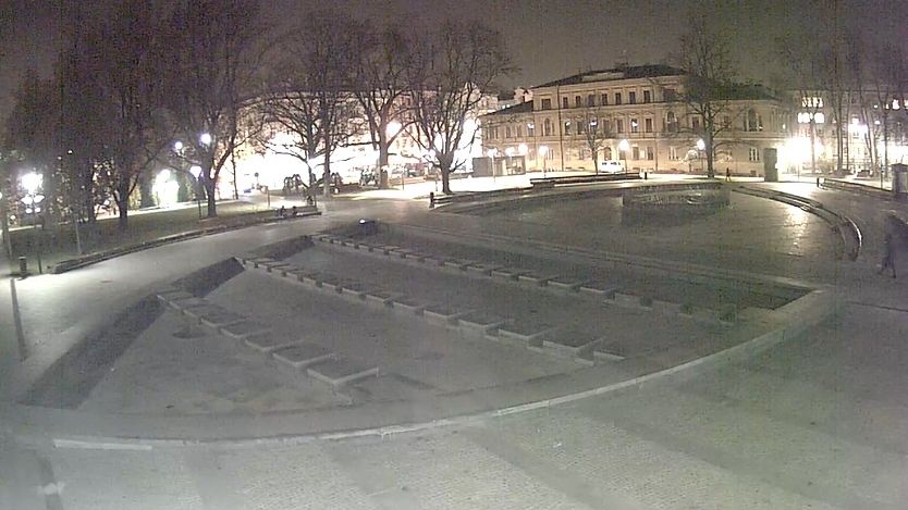 Wyłączone iluminacje na Placu Litewskim