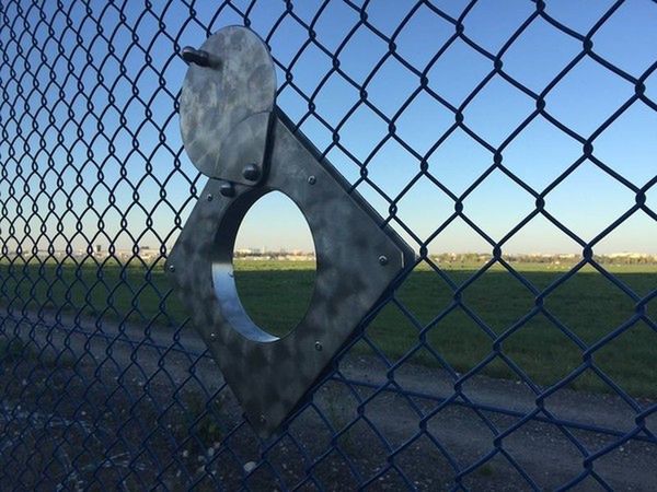 Lotnisko Chopina robi ukłon w kierunku fotografów