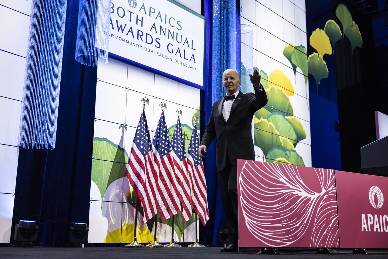 US President Joe Biden delivers remarks at the Asian Pacific American Institute for Congressional Studies' 30th Annual Gala at the Walter E. Washington Convention Center in Washington, DC, USA, 14 May 2024. EPA/Samuel Corum / POOL Dostawca: PAP/EPA.