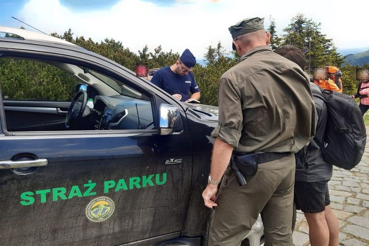 15-latek został odebrany przez rodziców z Komisariatu Policji w Kowarach