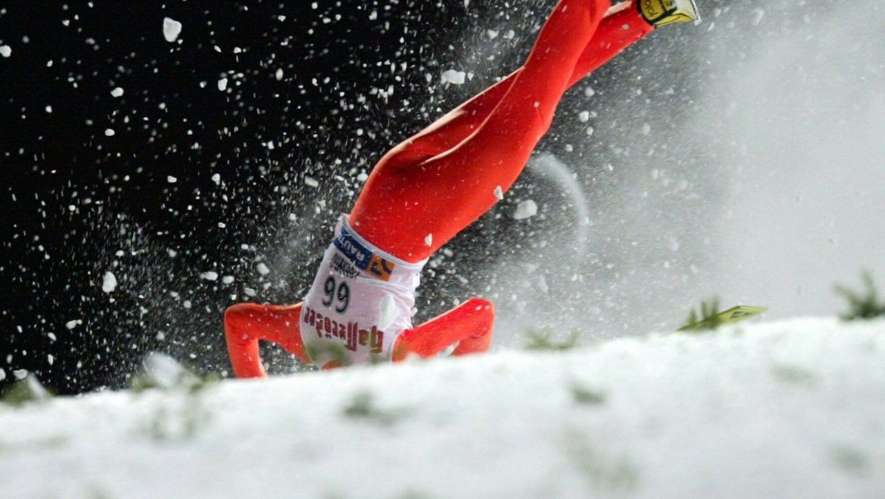 "Głuche uderzenie o stok. Potem cisza"