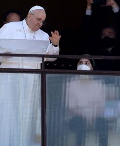 Papież Franciszek pozostanie dłużej w szpitalu. Najnowsze wieści z Watykanu