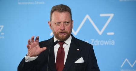 Łukasz Szumowski jest zakażony koronawirusem. Nowe informacje o stanie zdrowia byłego ministra