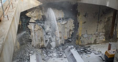 Warszawa. Koniec drążenia ostatniego tunelu metra na Bródnie. Tarcza przebiła się do stacji