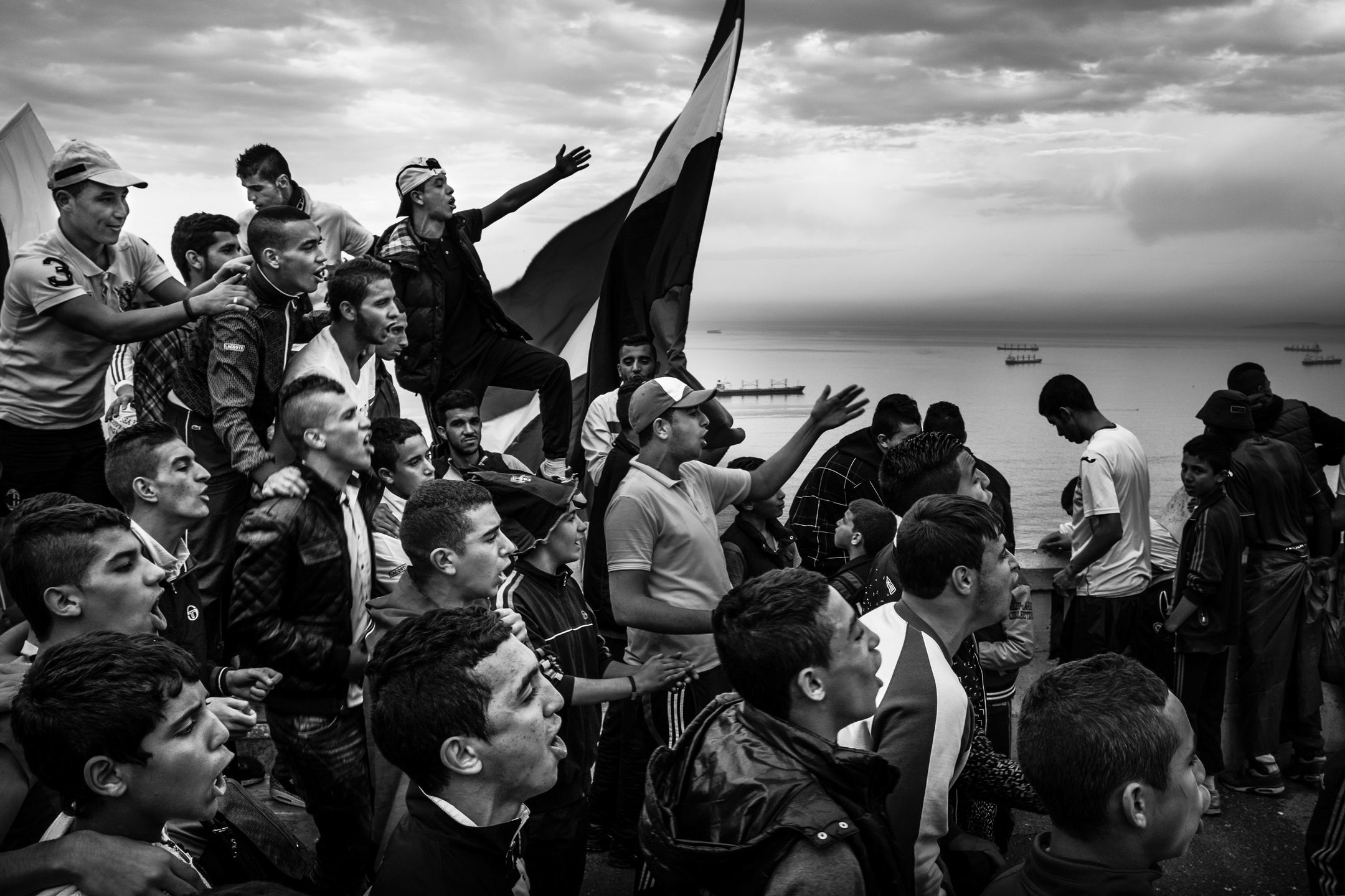 Znamy nazwiska nominowanych do World Press Photo 2020. Jest wśród nich Tomek Kaczor 15
