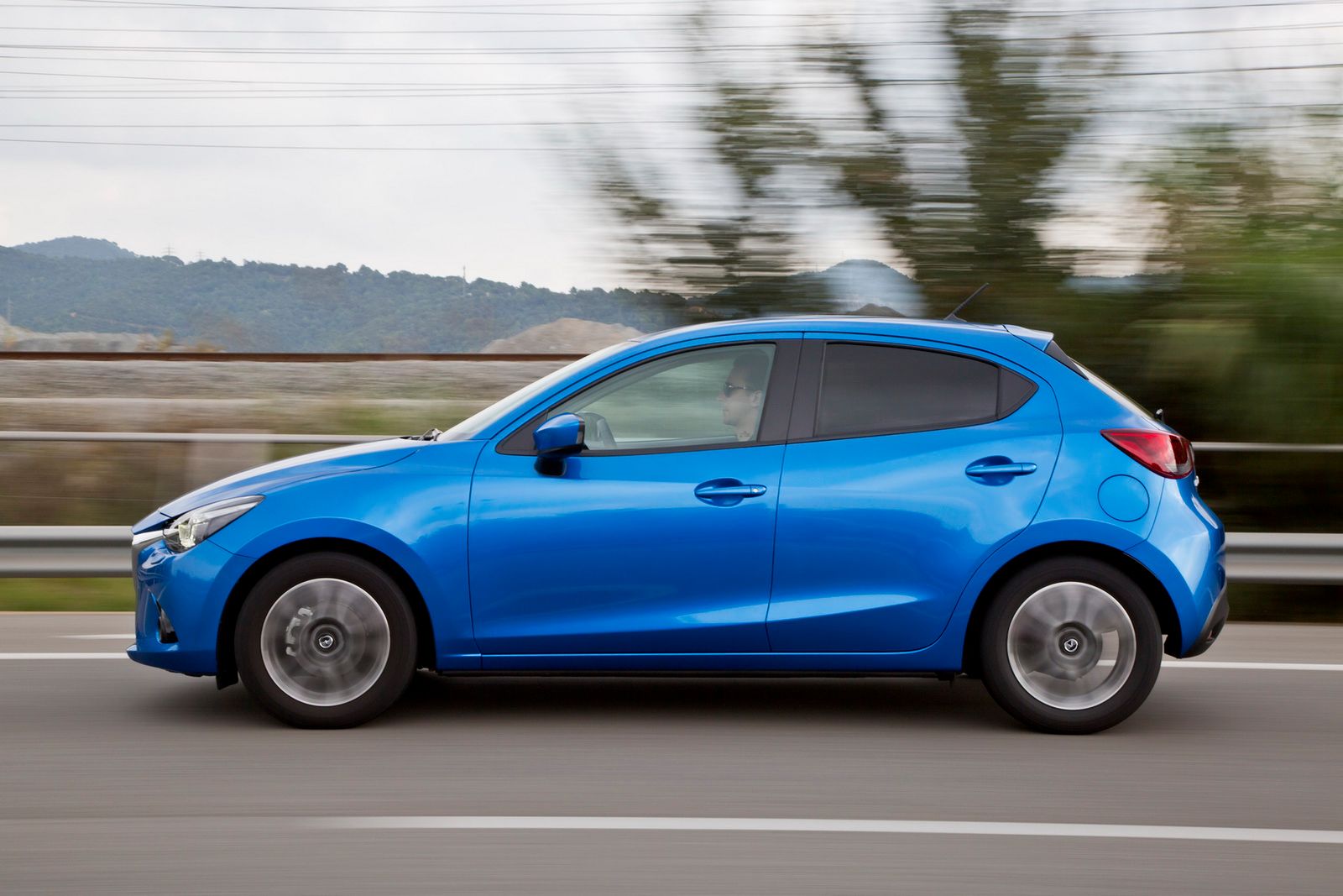 Europejska Mazda 2 – obszerna galeria zdjęć 85