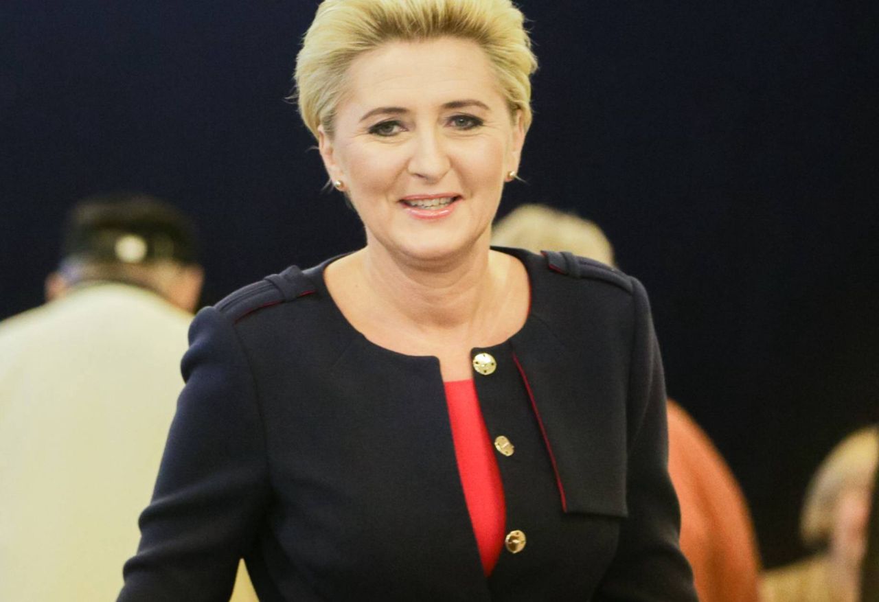Agata Kornhauser-Duda w najmodniejszym kolorze sezonu. Tak przywitała pierwszą damę Czech