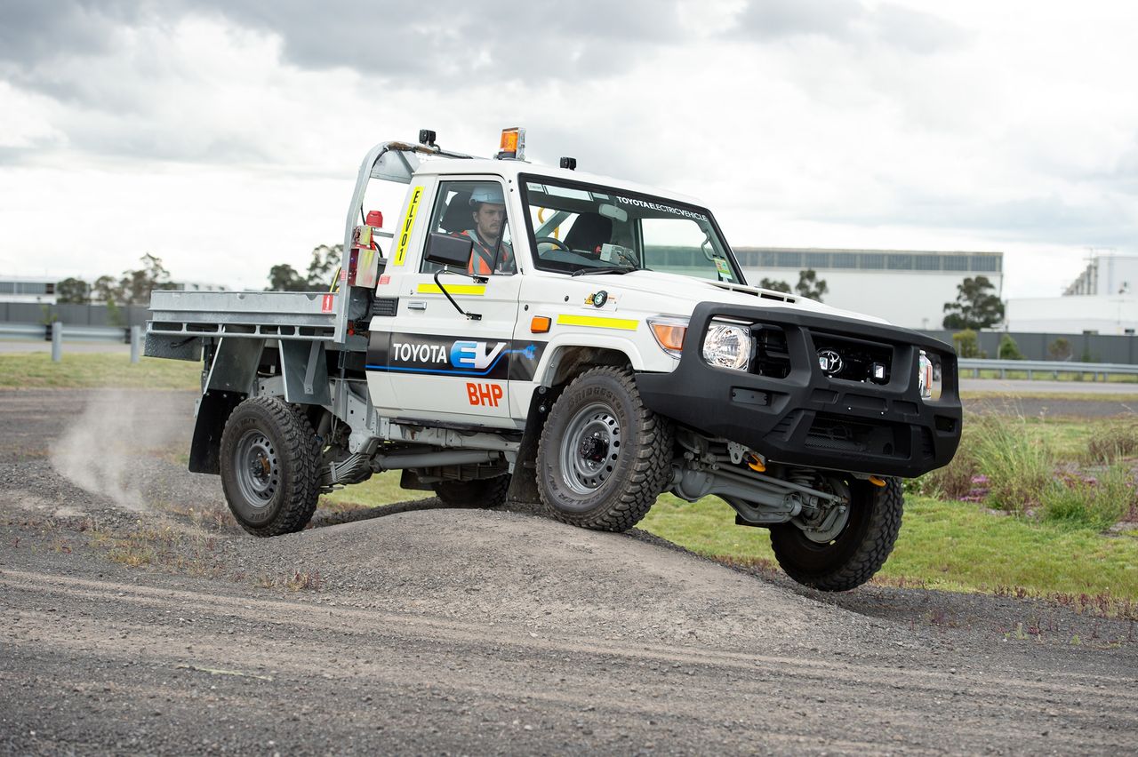 Elektryczne Toyoty Land Cruiser i Hilux powstaną dzięki australijskiej firmie wydobywczej