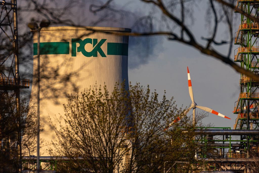 Unimot zainwestuje w rafinerię w Schwedt? Oto jak spółka odnosi się do tych doniesień