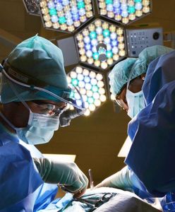 Operacja przerwana, bo pacjent spadł ze stołu. Prokuratura już siódmy rok wyjaśnia jego śmierć