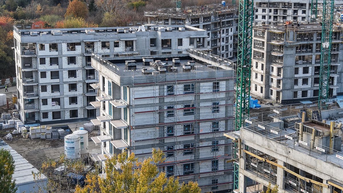 teren budowy
Warszawa, 28.10.2024. Budowa osiedla mieszkaniowego w Warszawie. PAP/Leszek Szyma�ski
Leszek Szyma�ski
Na start, budowa, budynek, ceny, ceny za metr kwadratowy, deweloper, doch�d, dom, dom development, dzia�ka, dzia�ki budowlane, dziura w ziemi, fliper, fliperzy, harmonia mokot�w, inwestycja, kredyt, mieszkanie, mieszkanie w warszawie, mieszkaniowy, osiedle, panorama, rynek, rynek mieszkaniowy, rynek pierwotny, stolica, warszawa, warszawy, widok, z drona, z lotu ptaka, bloki, mieszkania