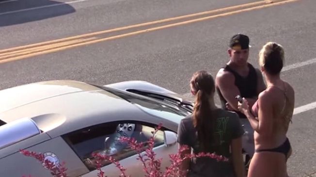 Nie każda dziewczyna ma w oczach dolary 1