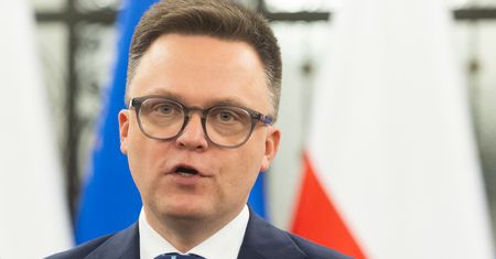 Sprawa Kamińskiego i Wąsika. Marszałek Hołownia zabrał głos. "Król jest nagi"