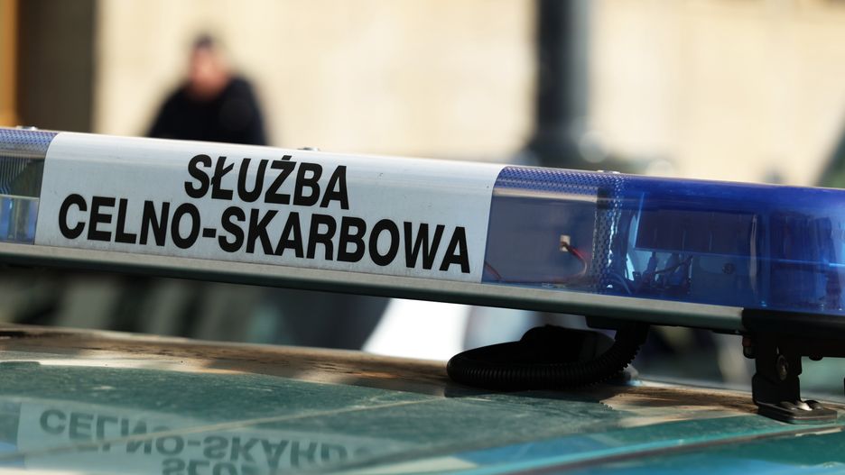 Setki nielegalnych e-papierosów w przesyłkach pocztowych
