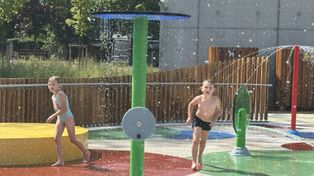 Park wodny w Kozienicach otwarty. Woda znów tryska z dysz
