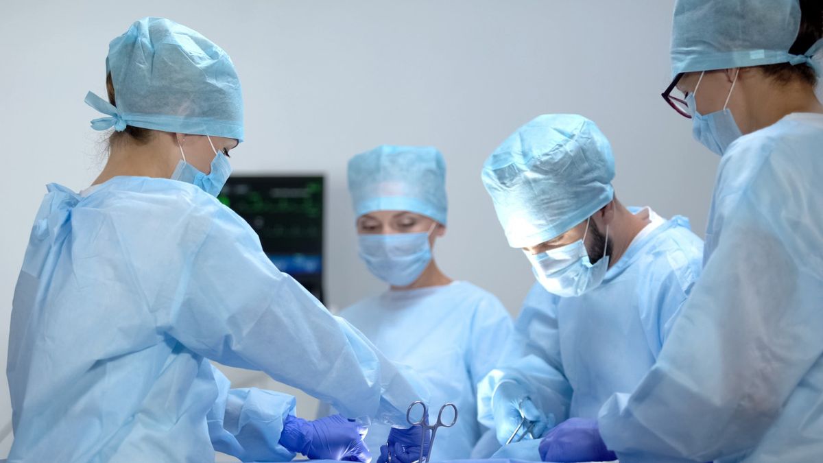 Ketamina to organiczny związek chemiczny wykorzystywany w medycynie i weterynarii do znieczulania przedoperacyjnego.