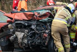 Pociąg uderzył w samochód. Dwie osoby zginęły na miejscu