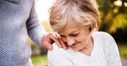 To mogą być wczesne sygnały alzheimera. Nie zawsze chodzi o zapominanie